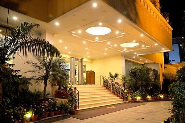 Hotel Meraden Grand