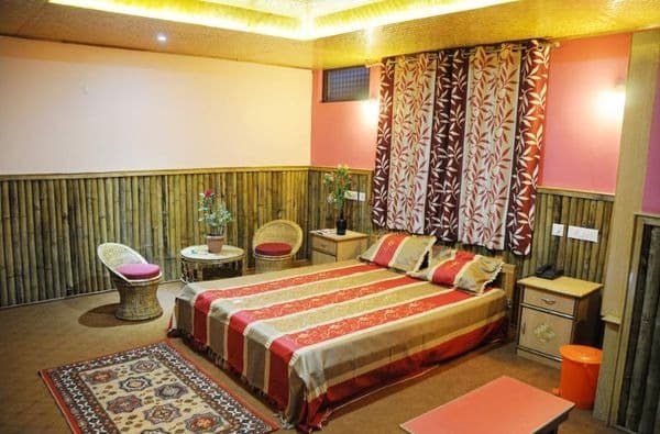 Hotel Ravongla Star